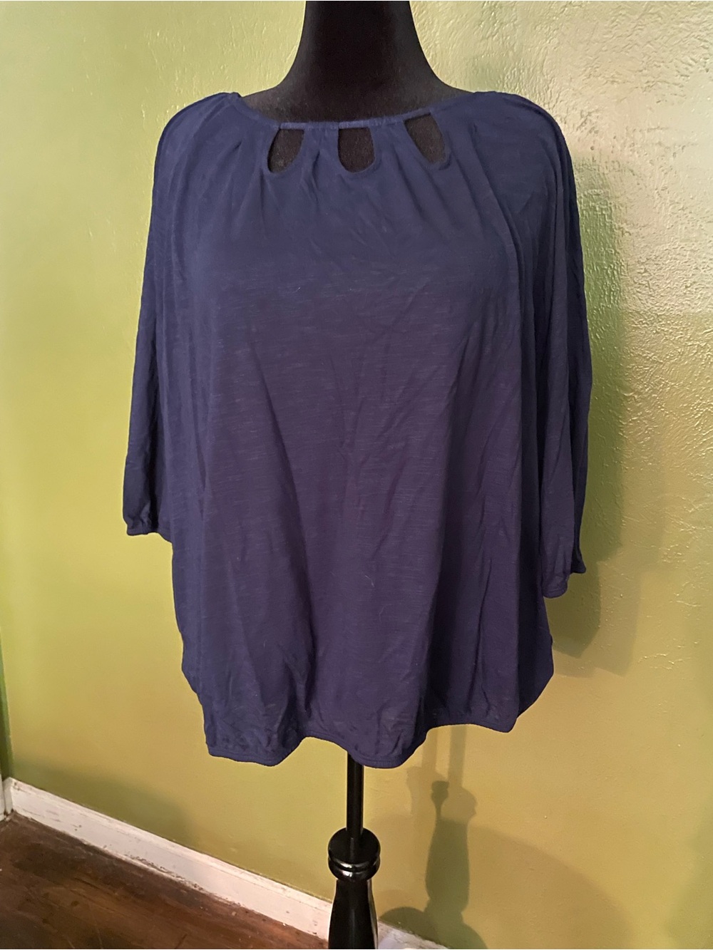 Faded Glory Navy Keyhole Detail Relaxed Tunic